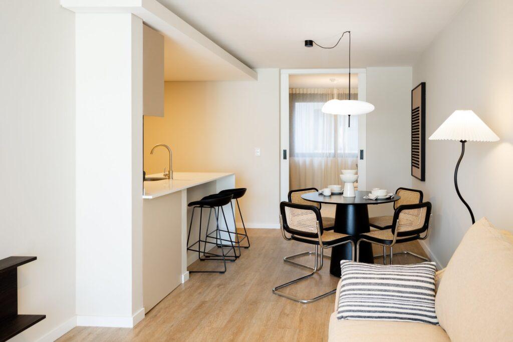 Unidad showroom Delta Sur – Comedor y cocina