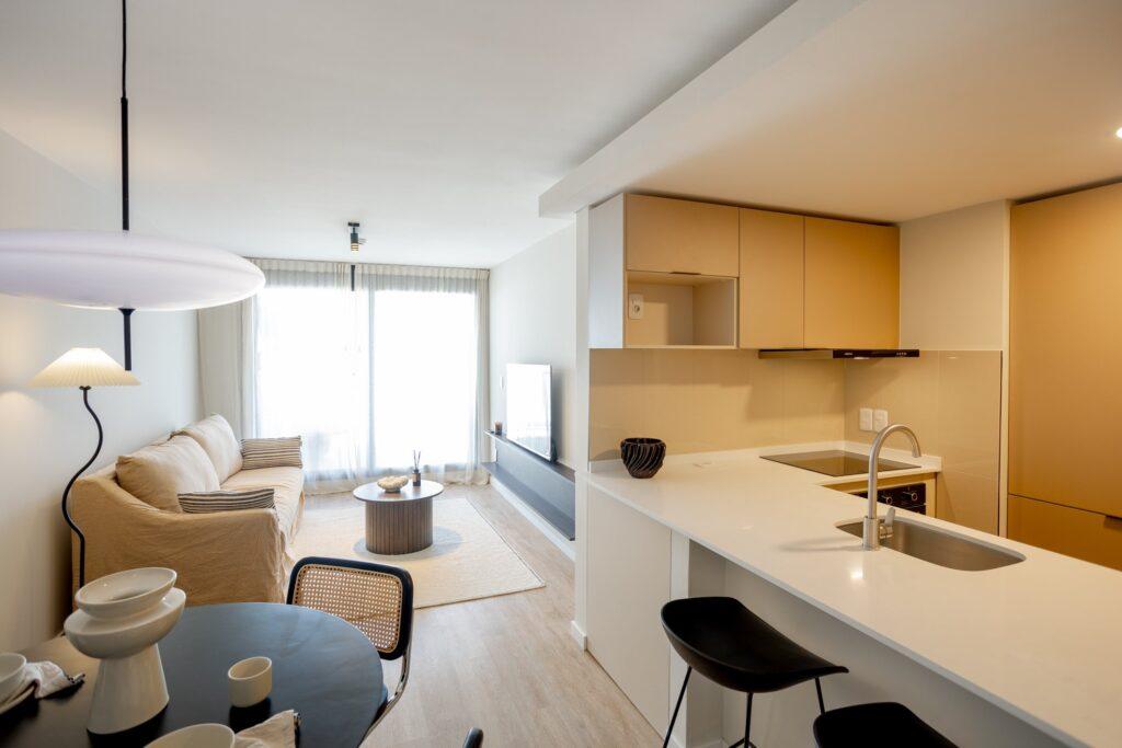 Unidad showroom Delta Sur – Living, comedor y cocina