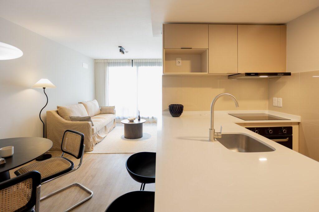 Unidad showroom Delta Sur – Cocina y living